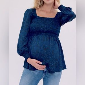 INGRID+ISABEL
EVERY-WEAR SMOCKED LONG SLEEVE TOP - Size XL - Navy & Black